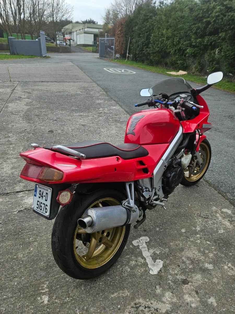 Honda VFR - Image 4