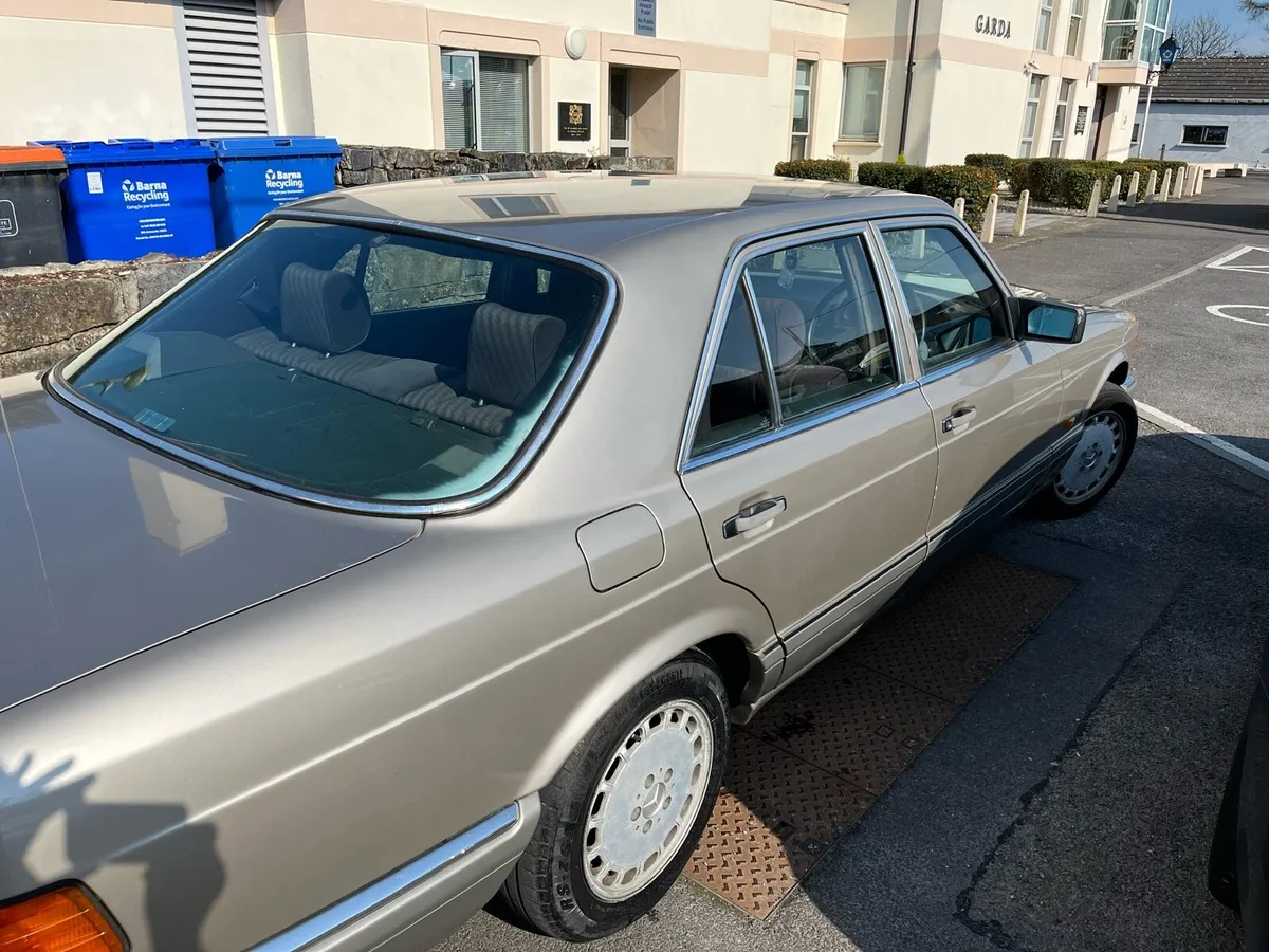 Vintage Mercedes - Image 2