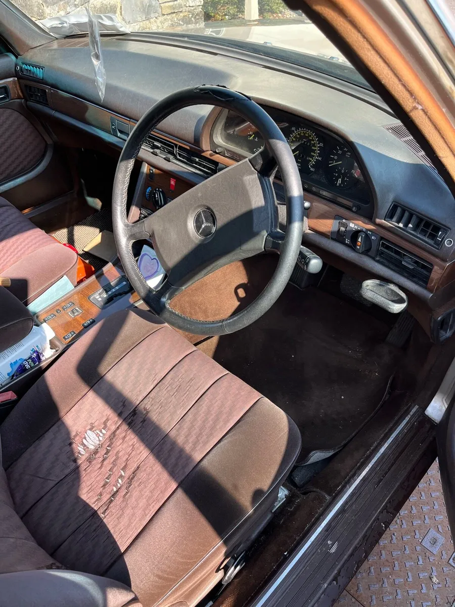 Vintage Mercedes - Image 3