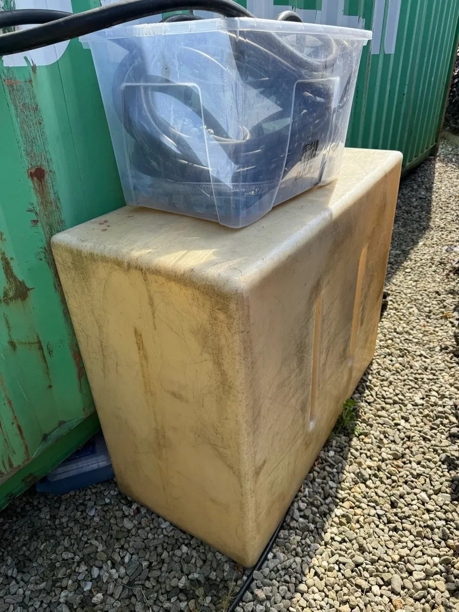 Fuel pump - Image 1