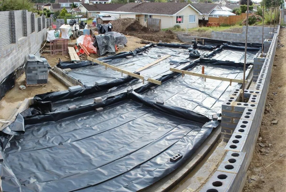 Builders 1200 gauge polythene - Image 1