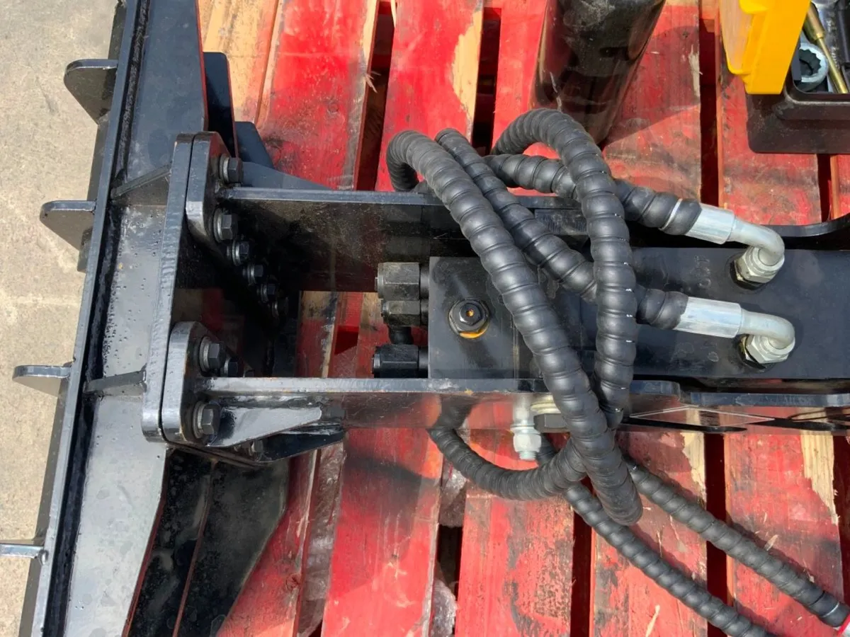 MINI SKID STEER POST DRIVER / BREAKER......319w. - Image 3