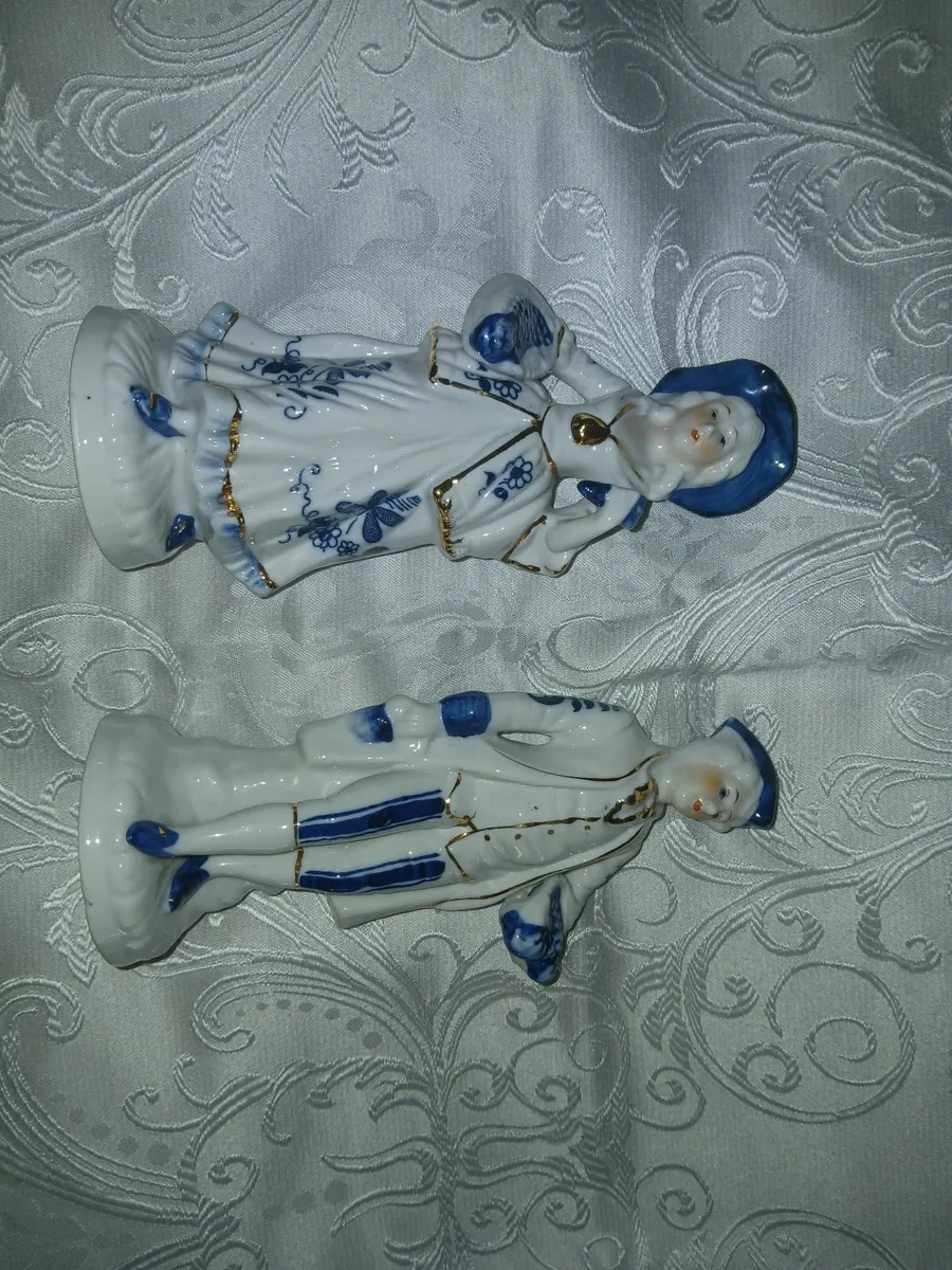 Figurines