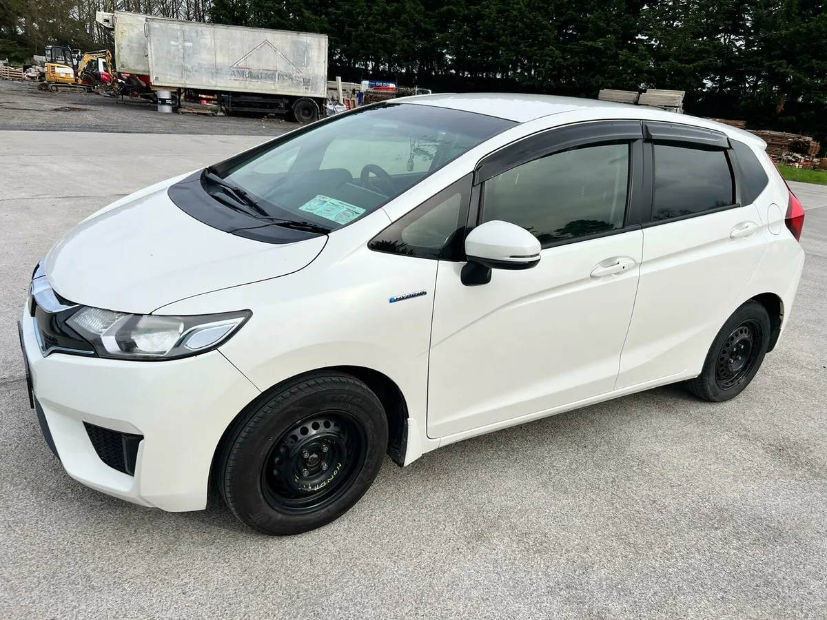 Honda fit hybrid 2017 Fresh nct till 2027 - Image 3