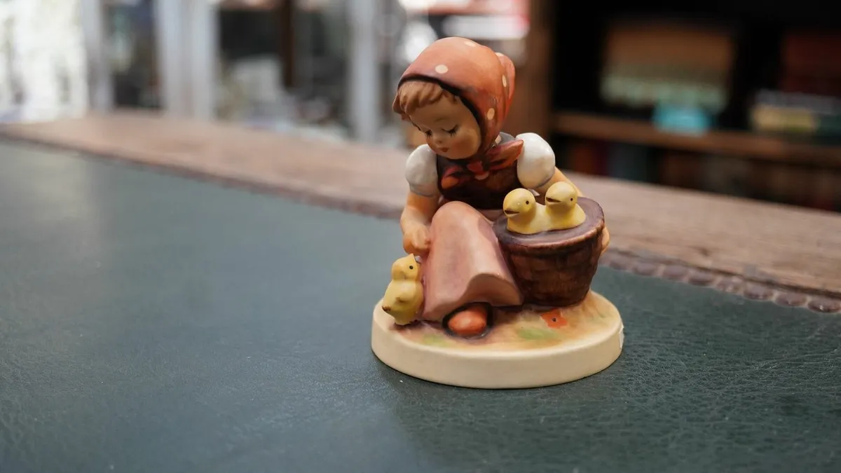 Goebel Hummel Figurine - Chick Girl - Image 1