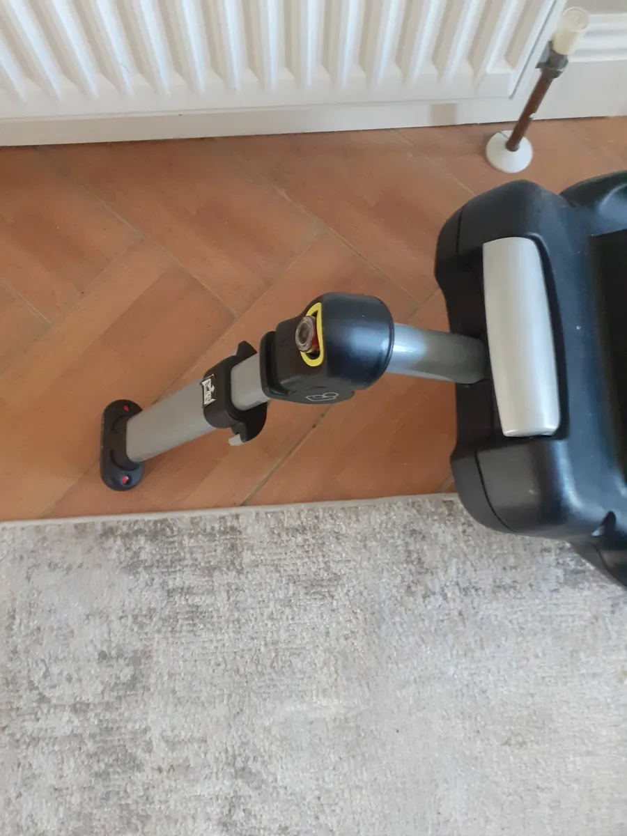Car seat Base - Image 2