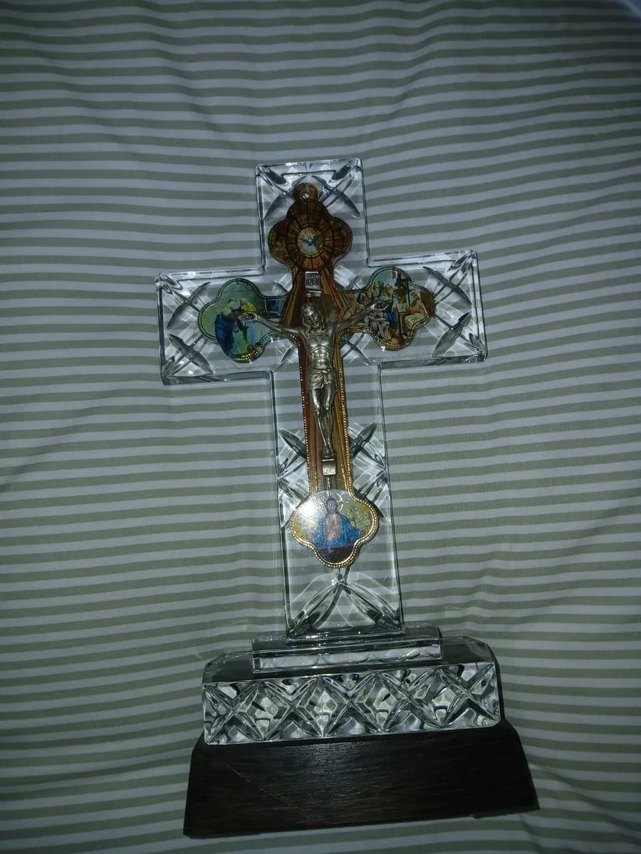 Glass crucifix