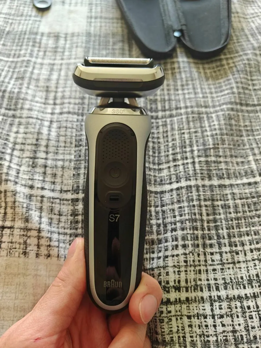 Braun Series 7 Electric Shaver - Image 2