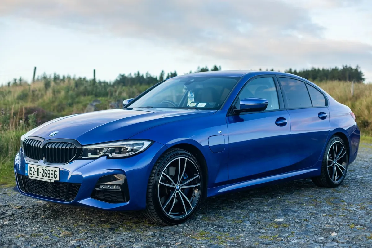 BMW 3 Series 330e M Sport, Shadowline,BMW Warranty - Image 2
