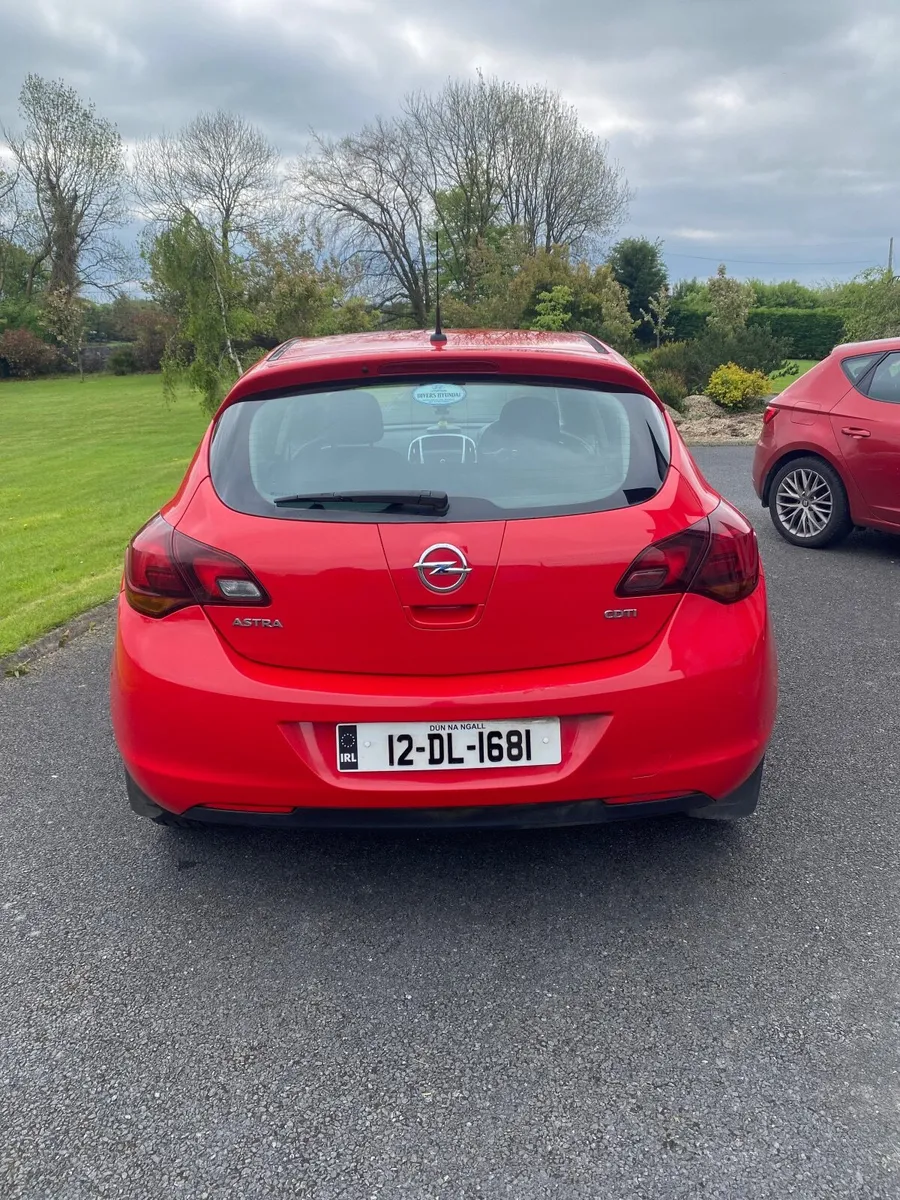 Opel Astra 2012 Diesel - Image 4