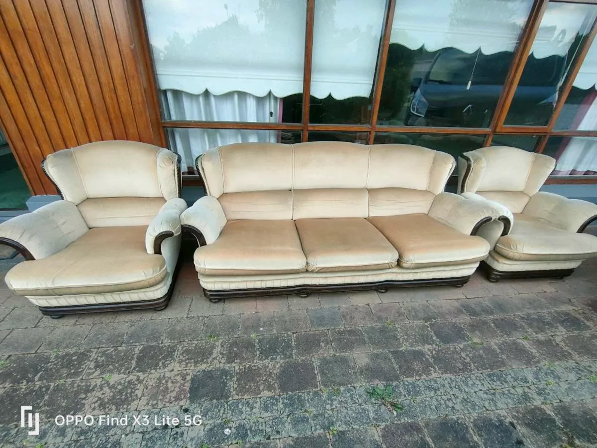 Couch and 2 armchairs - Image 1