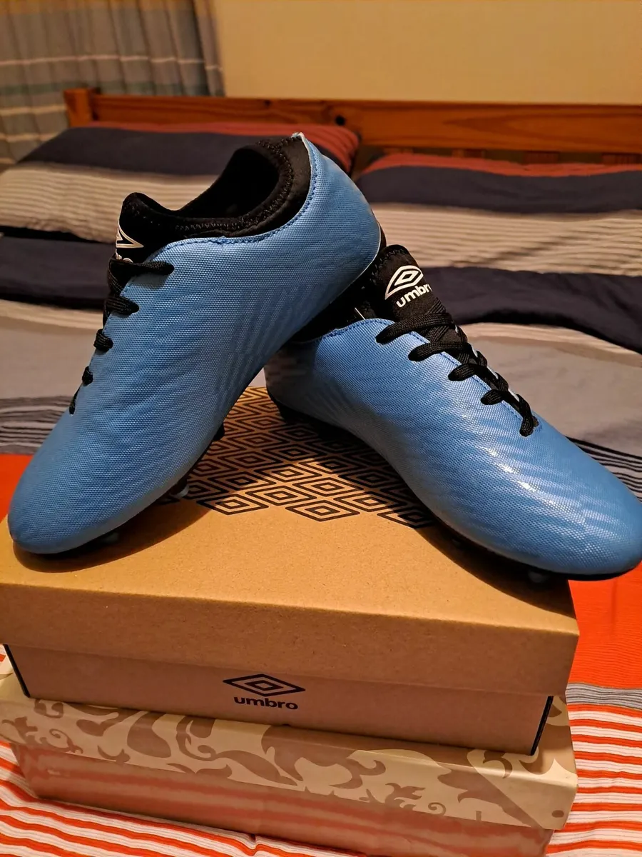 footbal shoes - Image 1