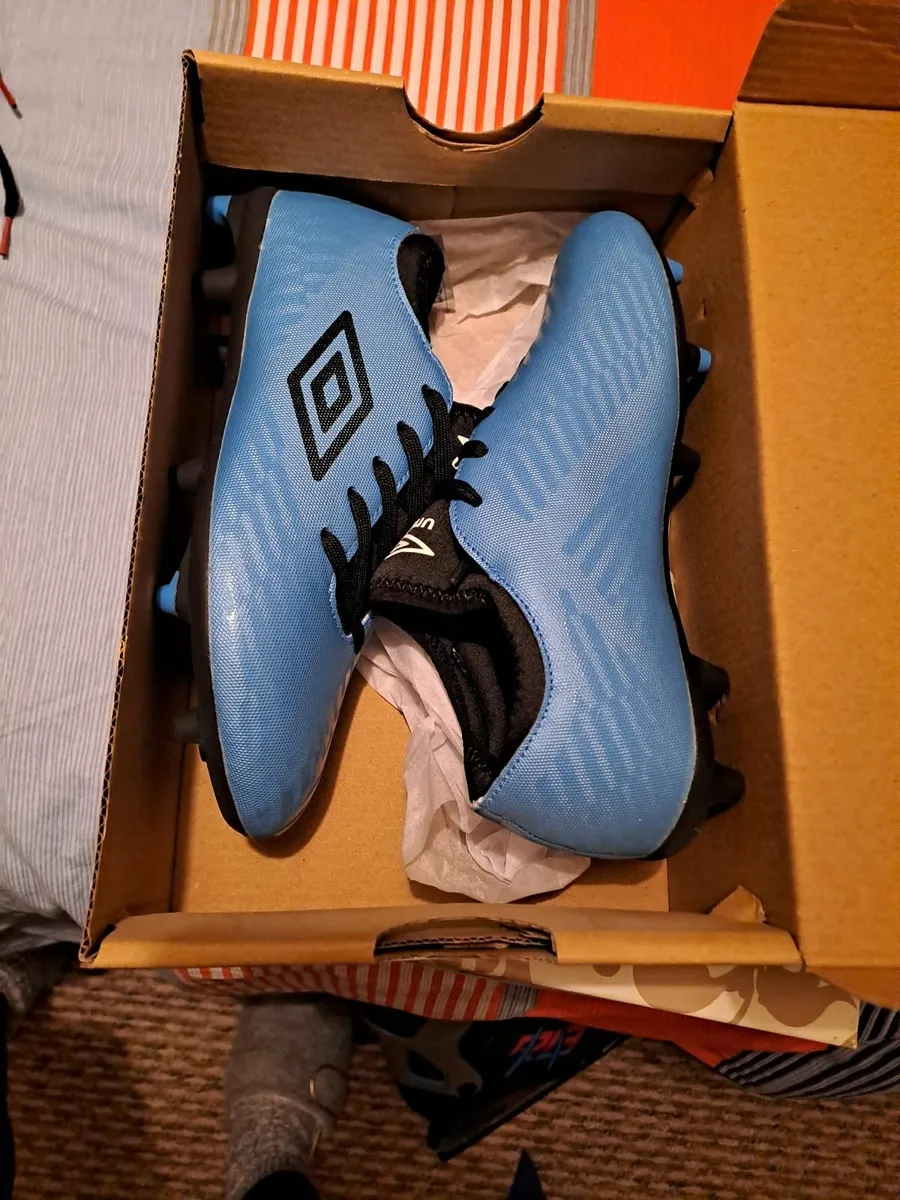 footbal shoes - Image 2