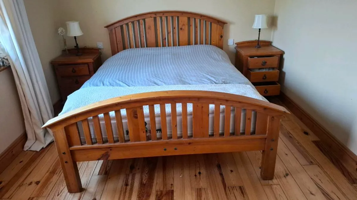 Bedroom furniture - Image 1