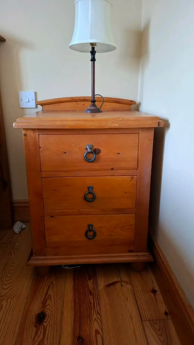 Bedroom furniture - Image 4