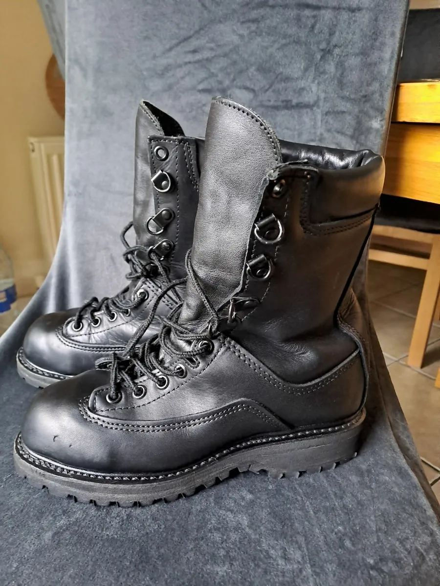 mountain boots - Image 1