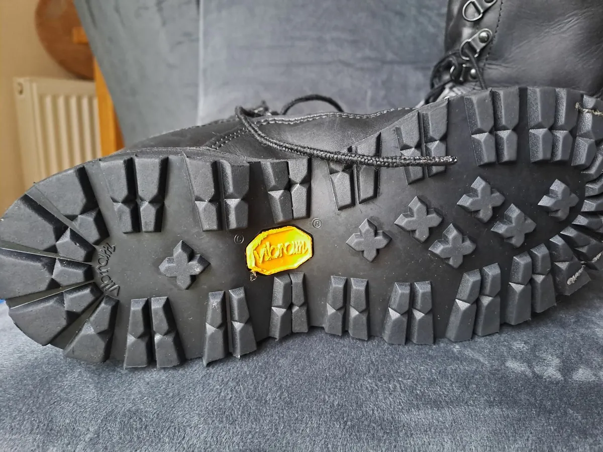 mountain boots - Image 3