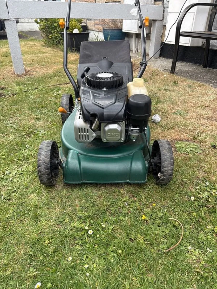petrol lawnmower - Image 3
