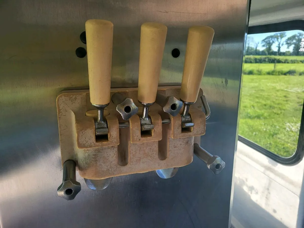 Ice cream machine carpigiani - Image 2