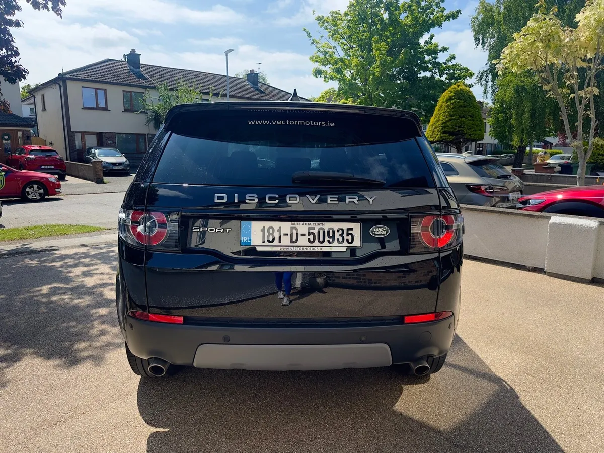 181 Land Rover Discovery Sport 2.0 TD4 SE - Image 3