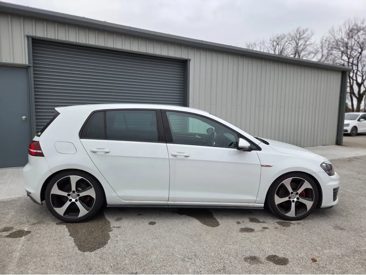 2013 Volkswagen Golf GTI  DSG - Image 2