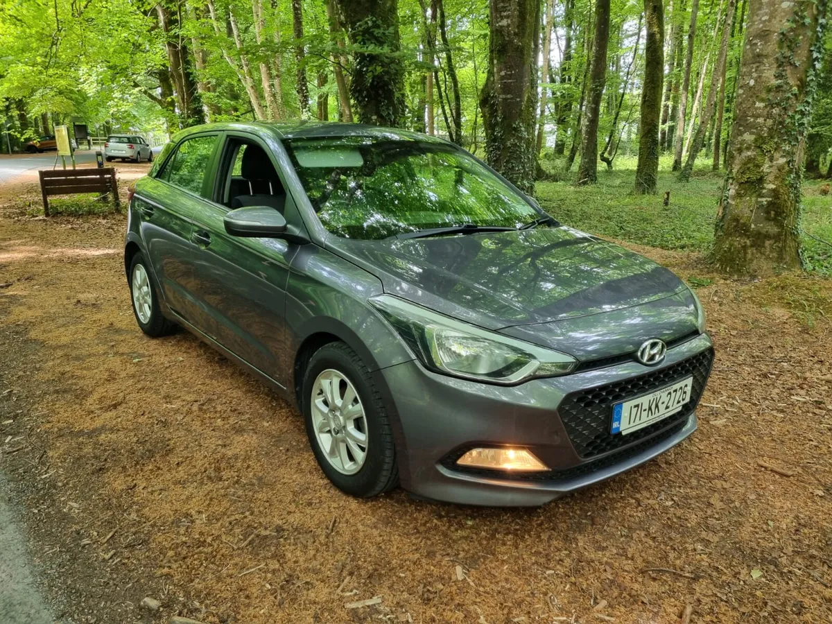 17 HYUNDAI i20, 1.2i SE 5 DOOR HATCHBACK - Image 3