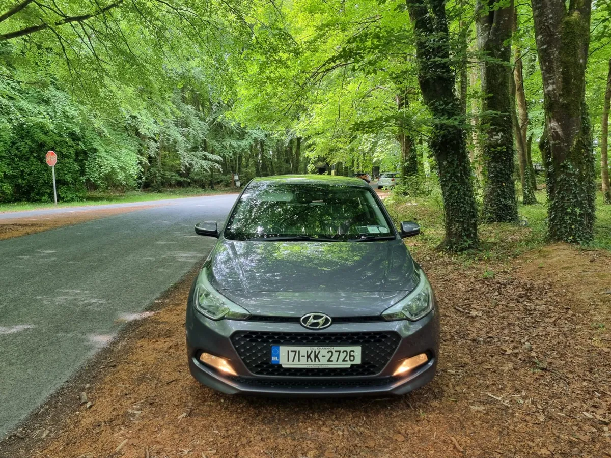 17 HYUNDAI i20, 1.2i SE 5 DOOR HATCHBACK - Image 2