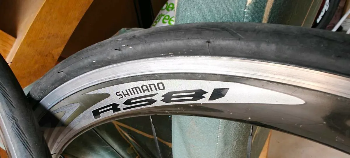 Shimano rs81 carbon wheelset - Image 2