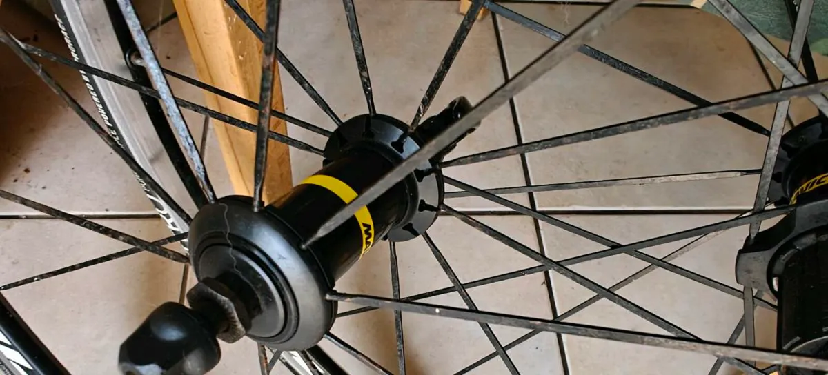 X2 sets of mavic aksuims wheels - Image 3