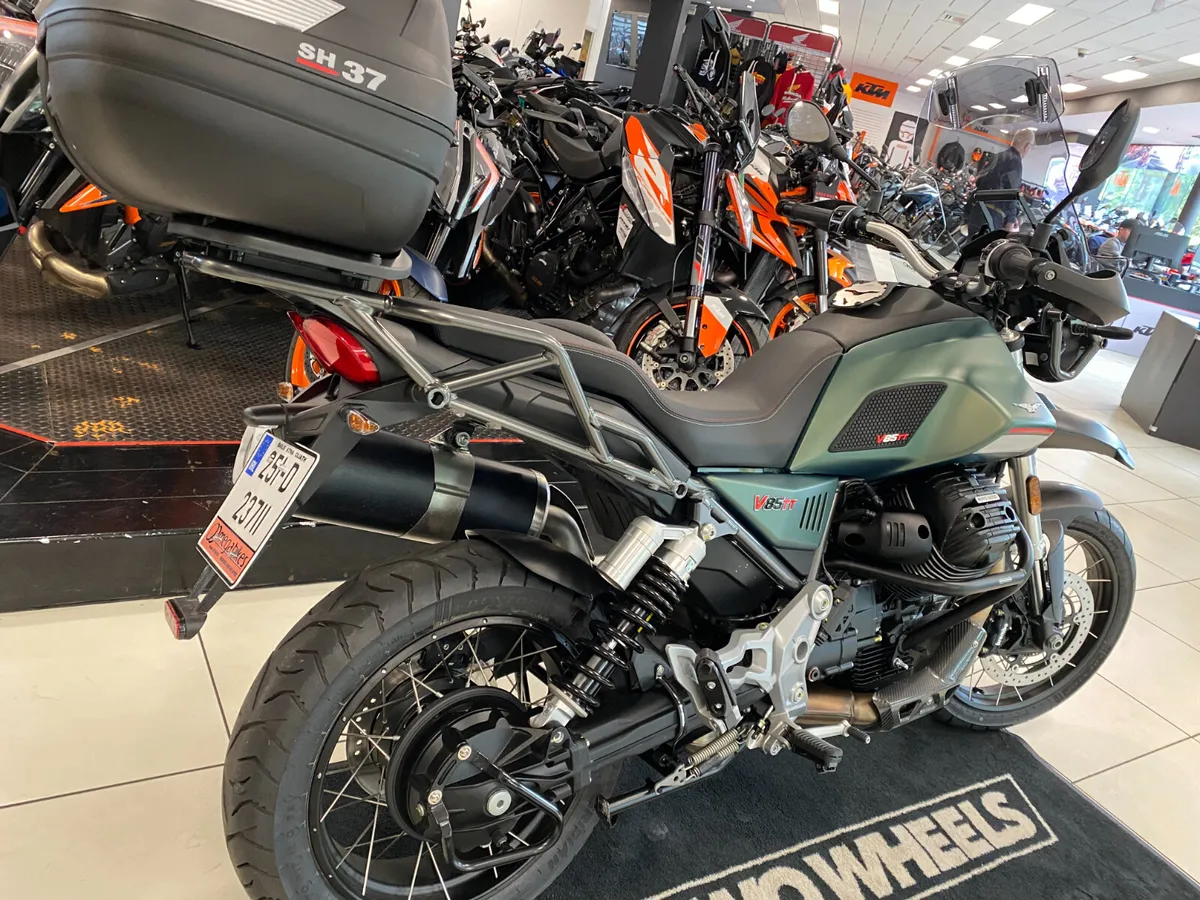 MOTO-GUZZI V85TT - Image 2