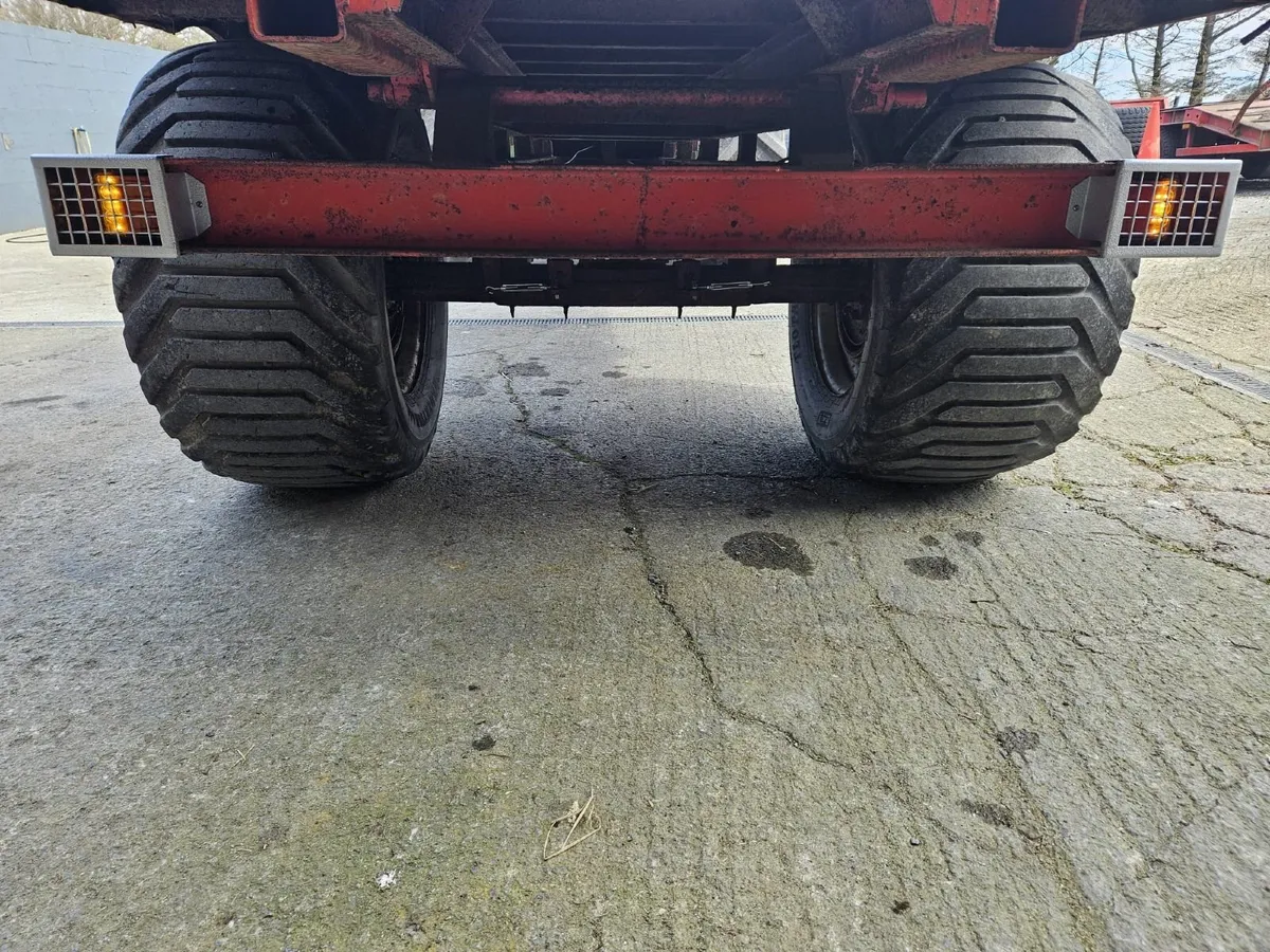 8 Stud Axle - Image 1