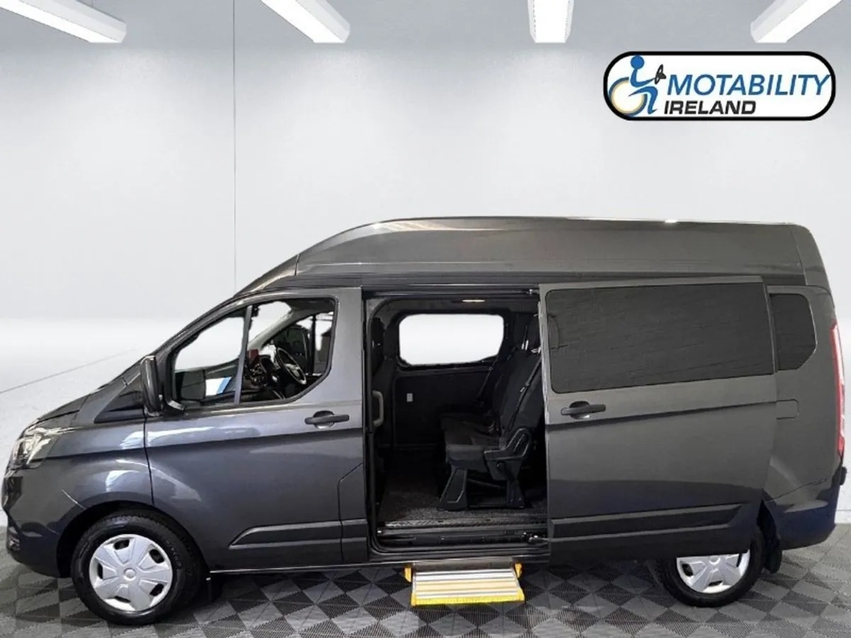 Ford Transit Custom Wheelchair Accessible - Image 4