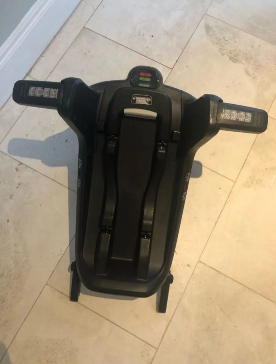 Bugaboo turtle air Carseat - Image 4