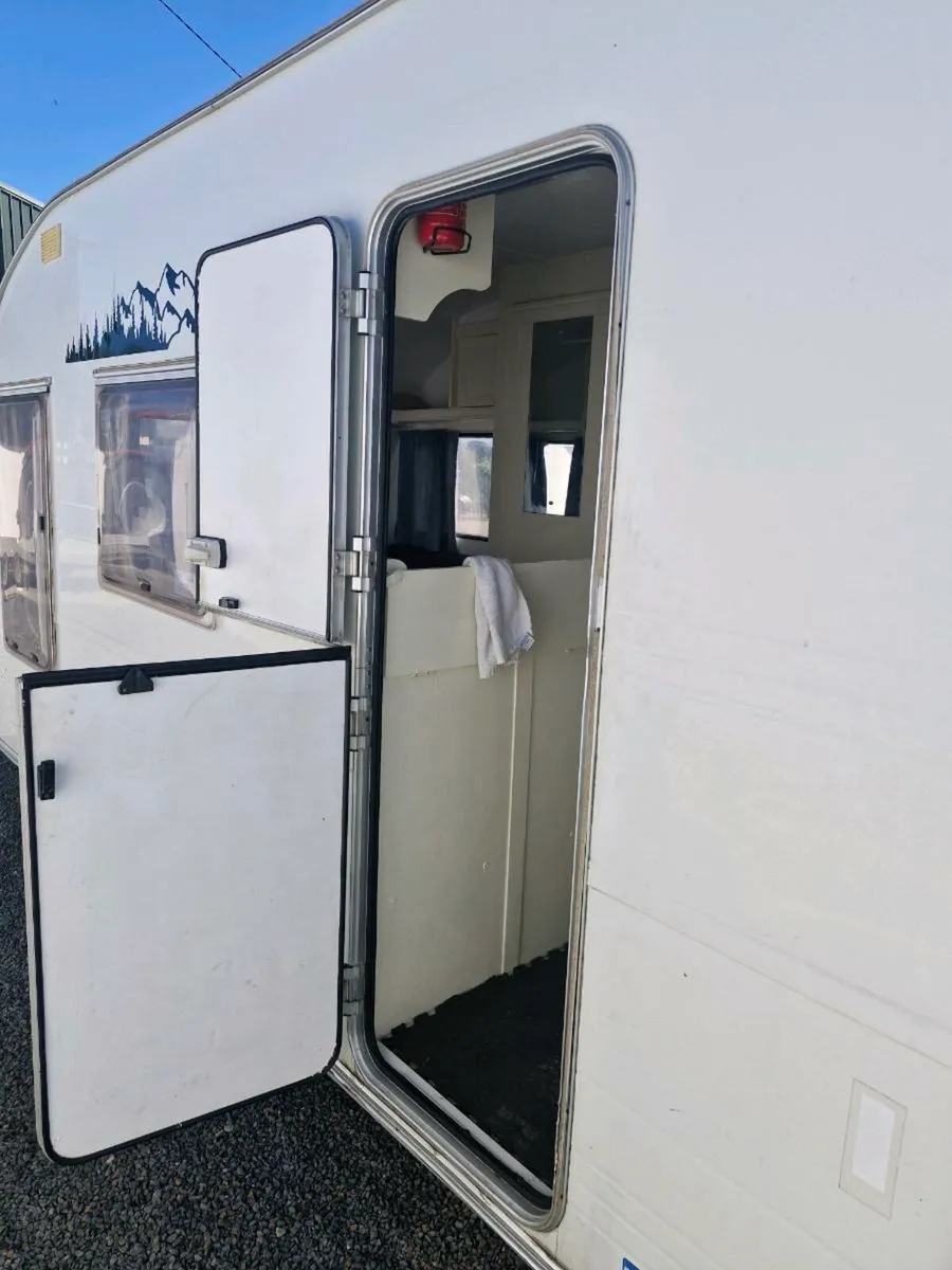 Caravan - Image 4