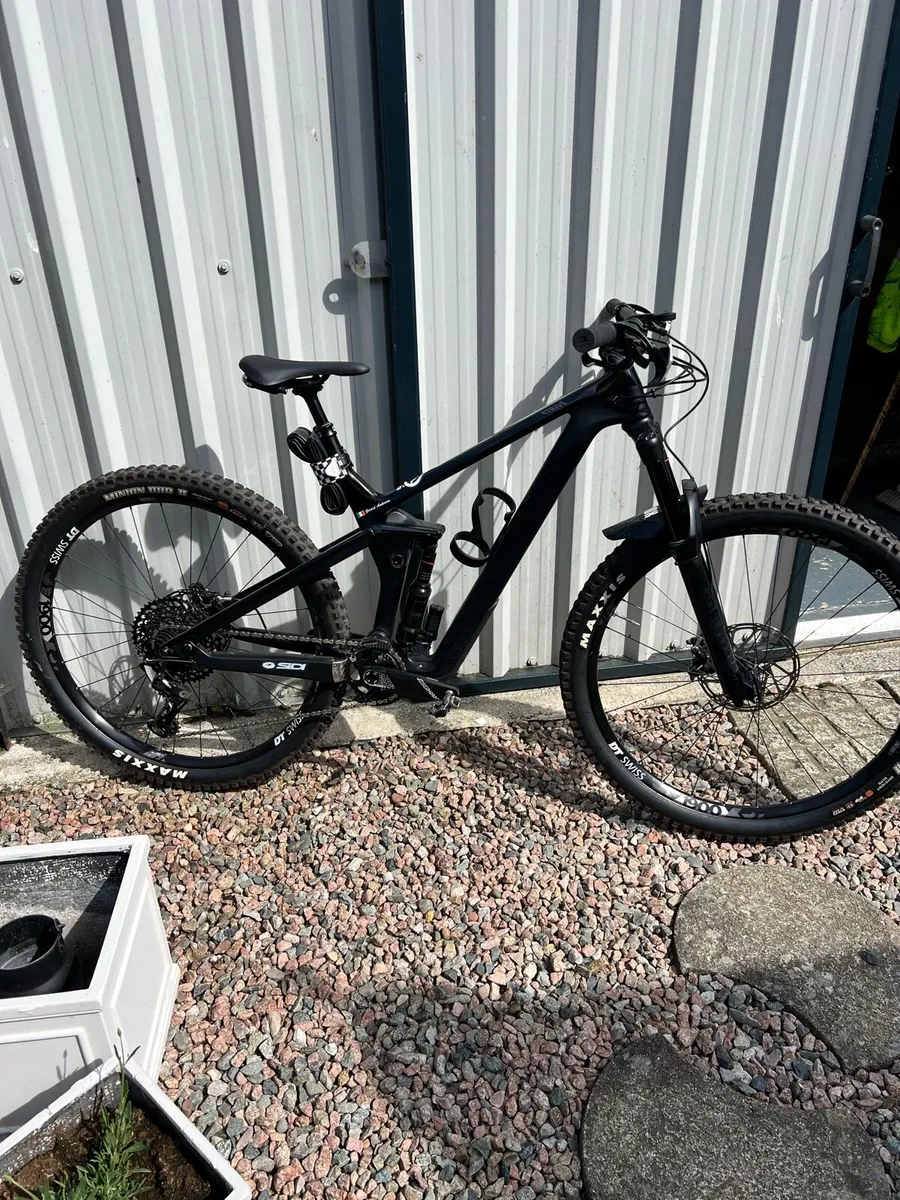 Canyon STRIVE CF 6.0 full suspension mountain bike - Image 1