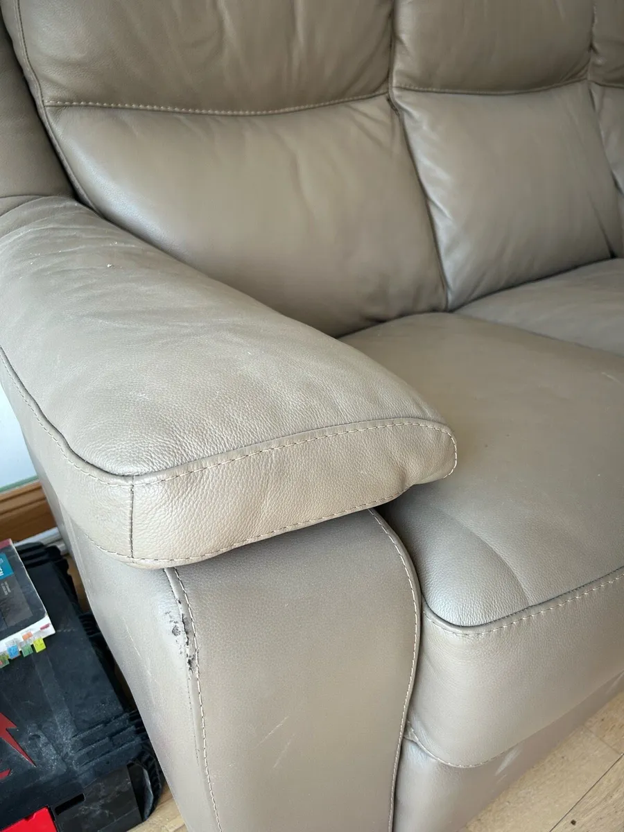 3 seater leather sofa - Image 3