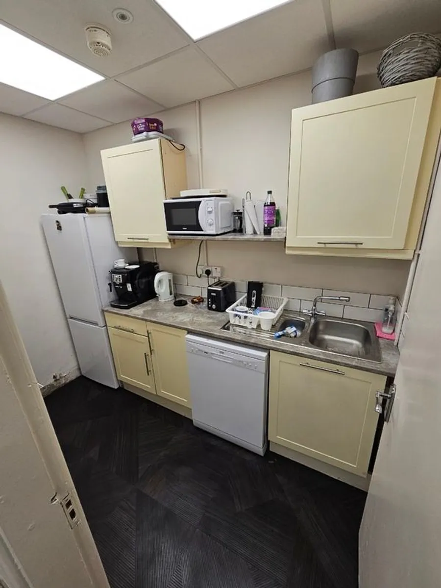 Kitchen Units & White goods for sale - Image 1