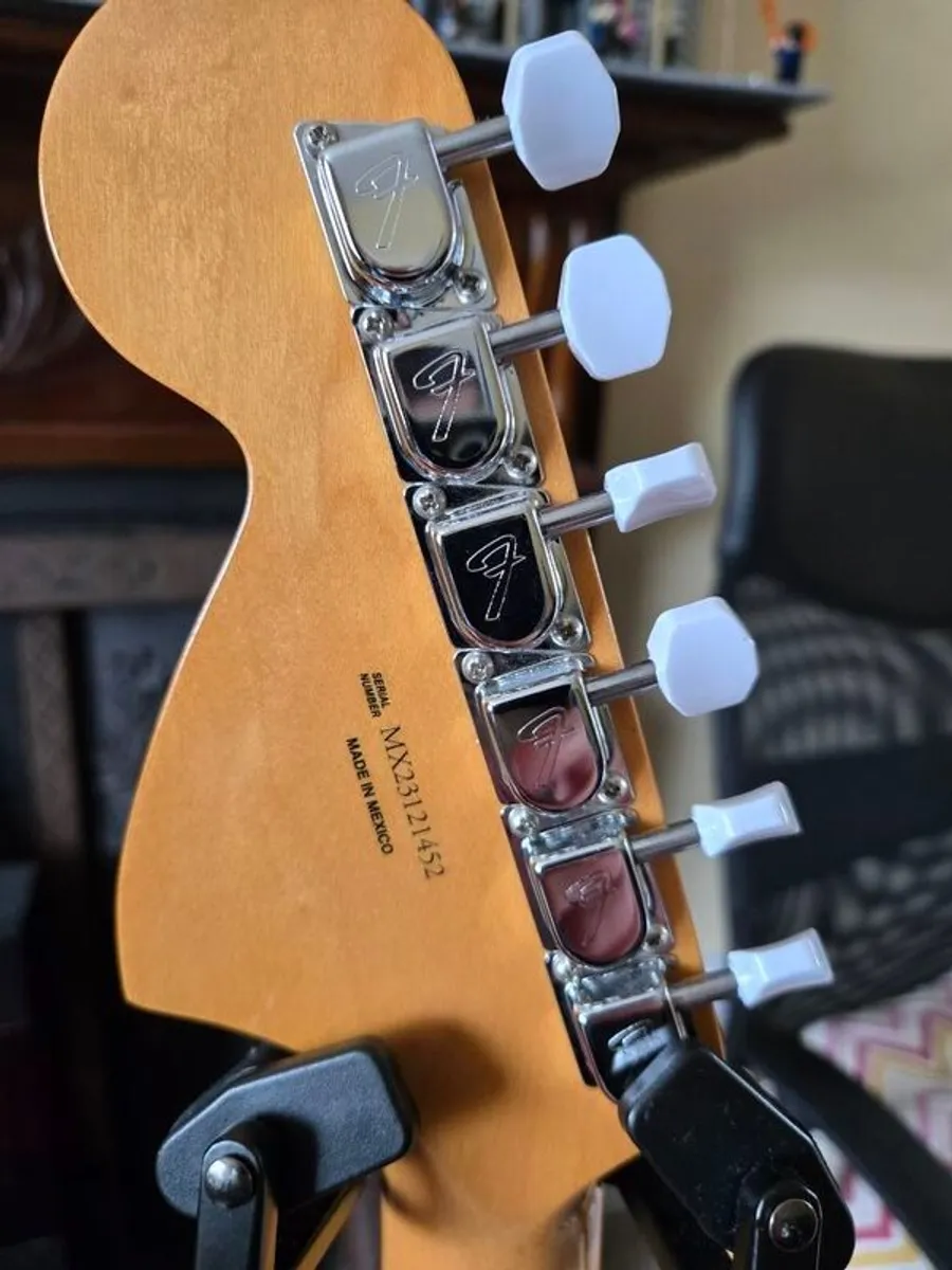 Fender Vintera II 70s Competition Mustang - Image 4