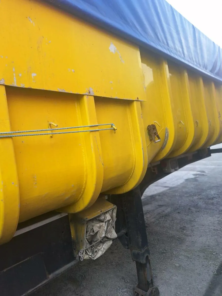 Trailers - Image 1