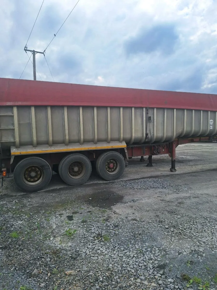 Trailers - Image 3