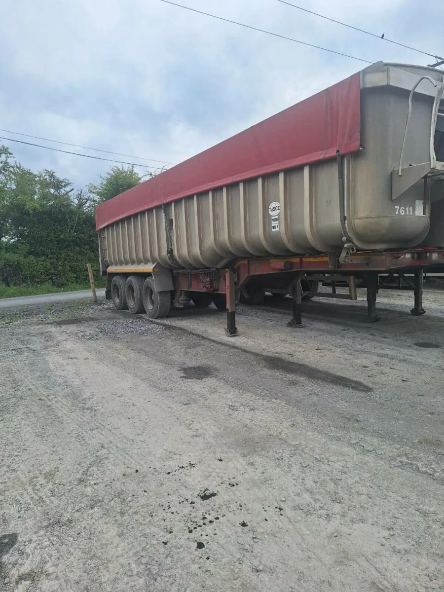 Trailers - Image 4