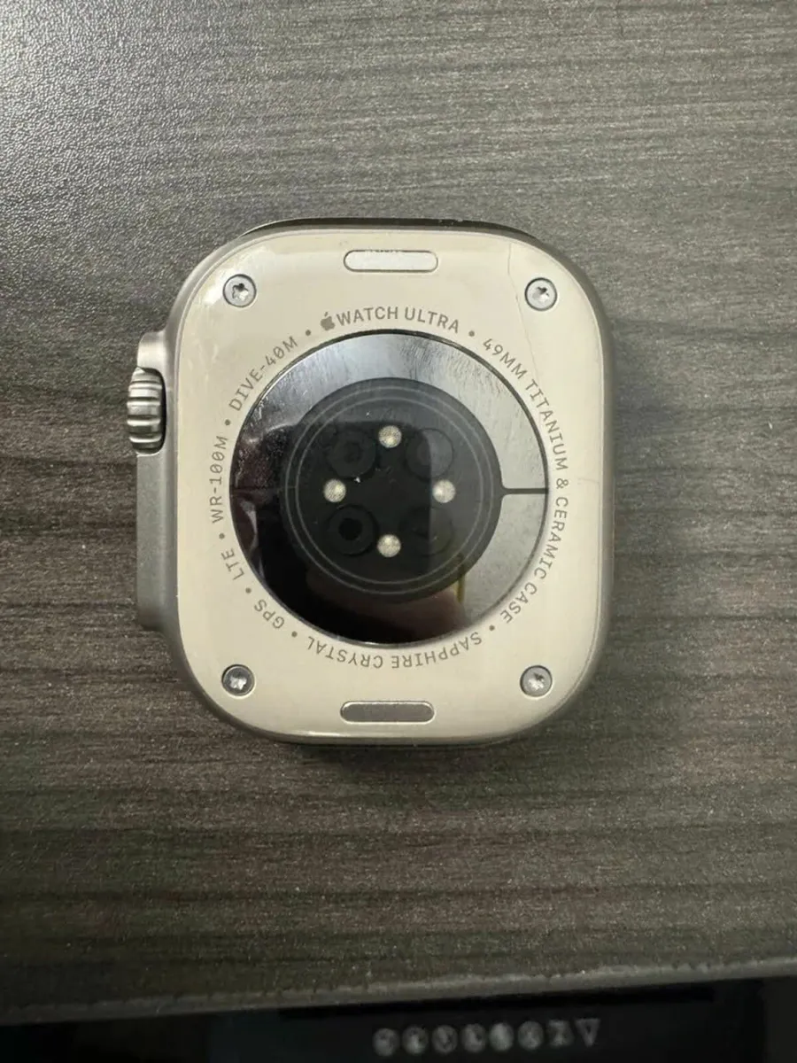 Apple Watch Ultra 49mm - Titanium - Image 3