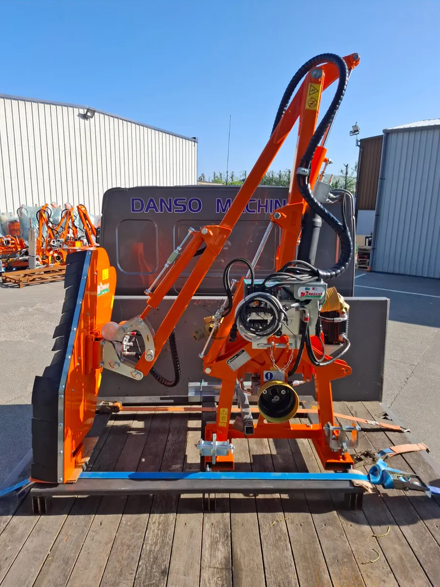 Rinieri BRM-C Rotary Hedge Trimmer - Image 1