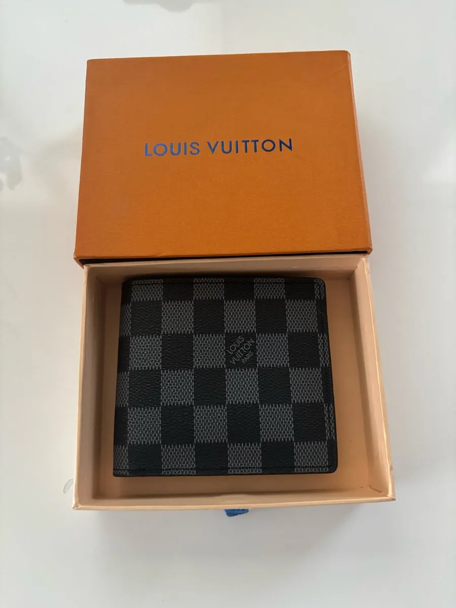 Louis Vuitton Wallet - Image 1