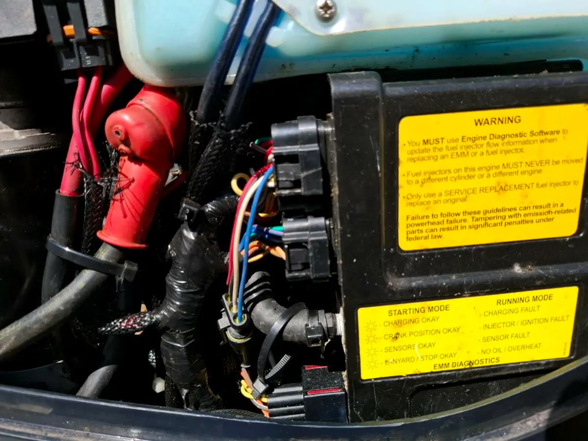 Outboard engine - Image 3