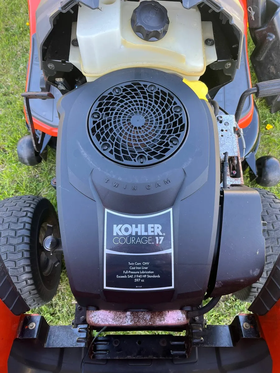 Husquvarna cth174 petrol ride on lawnmower - Image 3