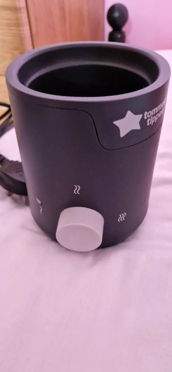 Breast pump and accessories - Image 2