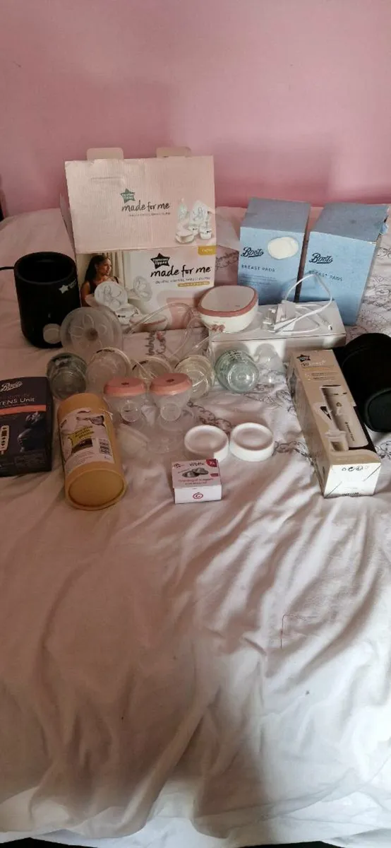 Breast pump and accessories - Image 1