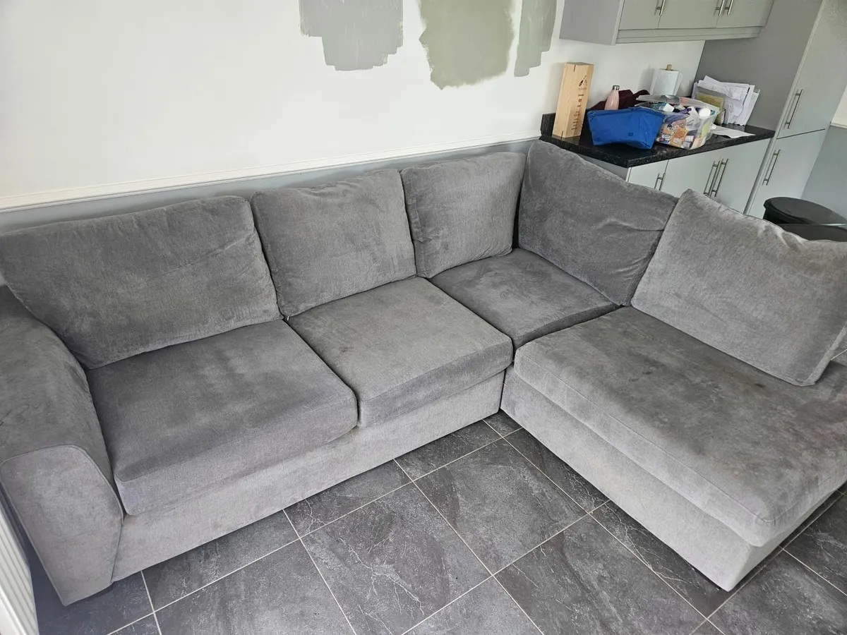 Grey DFS 5 seater L shaped couch - Image 2
