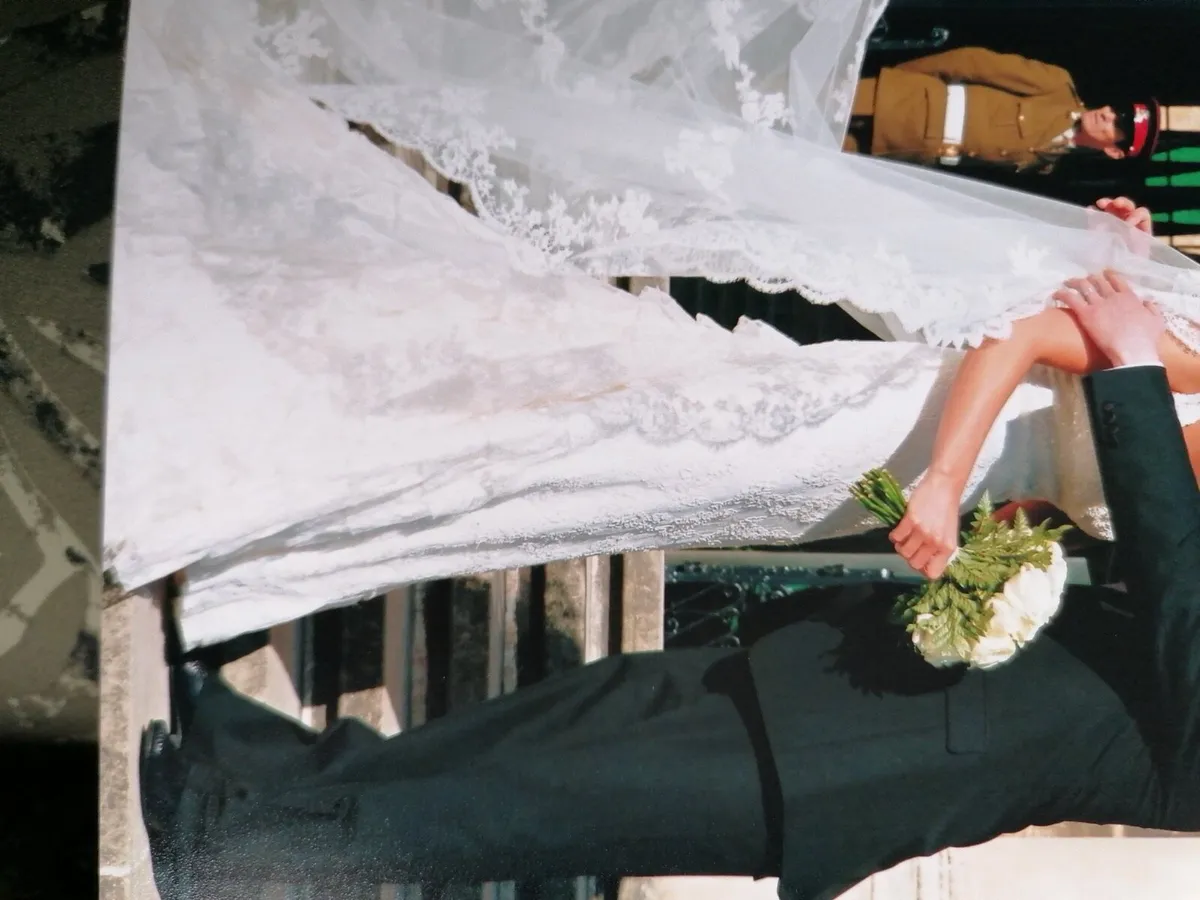Wedding dress - Image 3